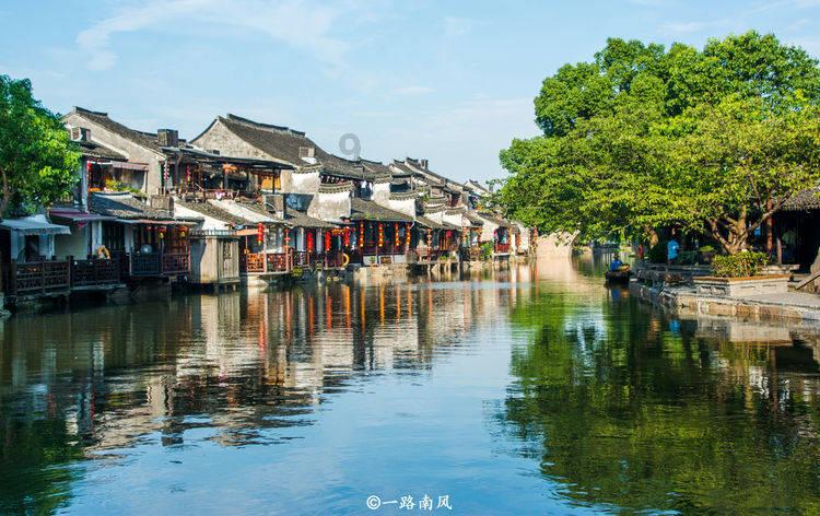 救援菠萝舞者